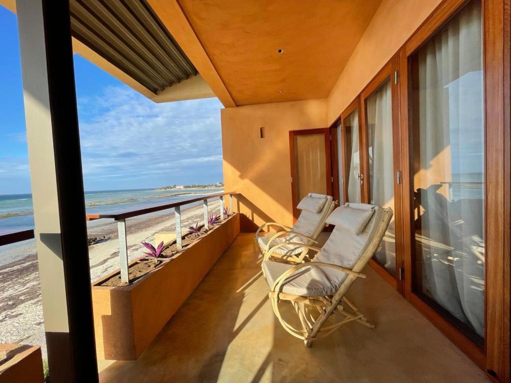 Kirimizi Hotel & Restaurante Пемба Екстериор снимка