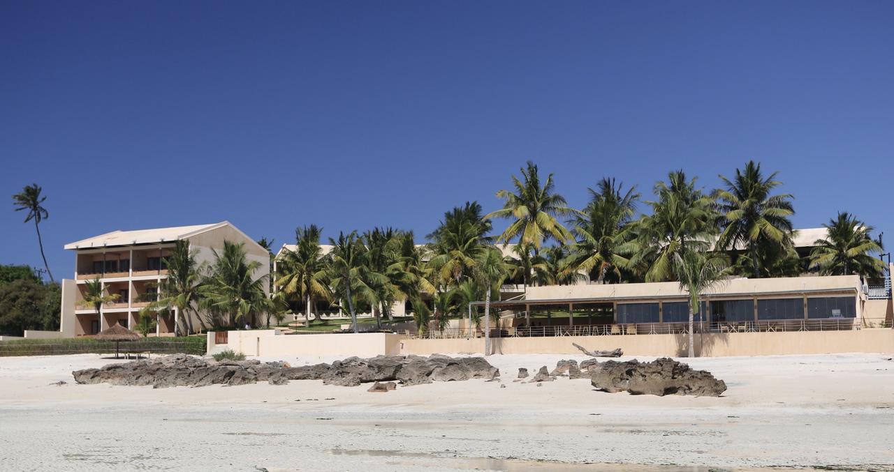 Kirimizi Hotel & Restaurante Пемба Екстериор снимка